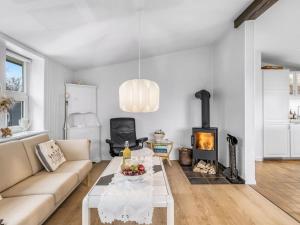 Holiday Home Rikkart - from the sea by Interhome