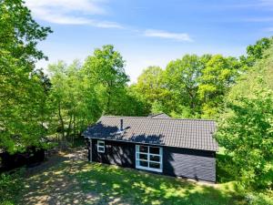 Holiday Home Tomine by Interhome