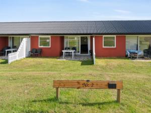 Apartment Kate - 300m from the sea by Interhome