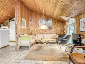 Holiday Home Annemone - 600m from the sea by Interhome