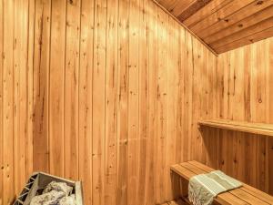 Holiday Home Annemone - 600m from the sea by Interhome