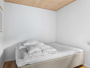 Holiday Home Næwe - 100m from the sea by Interhome