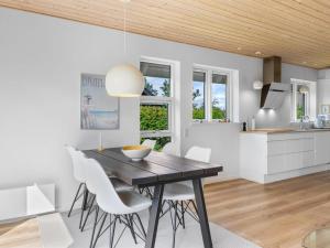 Holiday Home Næwe - 100m from the sea by Interhome