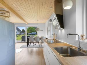 Holiday Home Næwe - 100m from the sea by Interhome