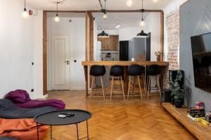 1800 by Vince Stay - Private Rooms in Town Hall Square