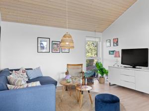 Holiday Home Harthwik - 10m from the sea by Interhome
