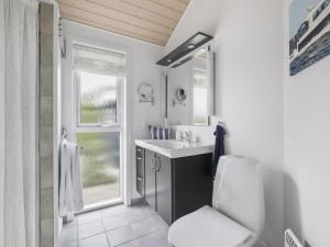 Holiday Home Enken - 750m from the sea by Interhome