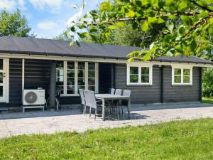 Holiday Home Doris - 150m from the sea by Interhome