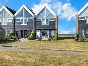 Holiday Home Claudine - 90m from the sea by Interhome