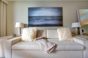 Stunning Oceanfront 1BR in the 1 Hotel
