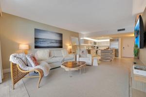 Stunning Oceanfront 1BR in the 1 Hotel