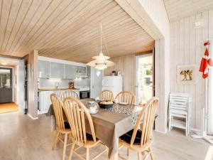Holiday Home Elsabet - 700m to the fjord by Interhome