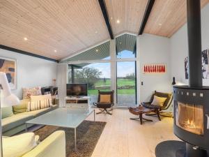 Holiday Home Erlinda - 600m from the sea by Interhome