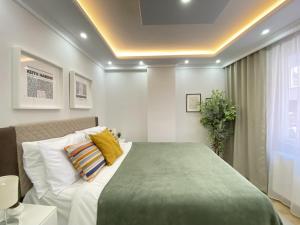 High-Speed WiFi in Stylish New Apartment