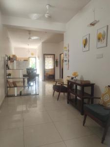 DREAMY cosy stay 4bhk 6 mins to Whitetown and Beach - BRASS