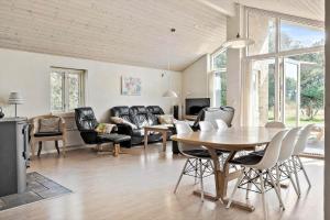 40875-Ulfborg-Helmklit-226