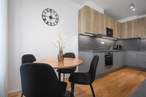 Viktoria Suite N3 with Garage & Balcony