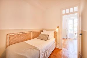 Bairro Alto Retreat with Balcony