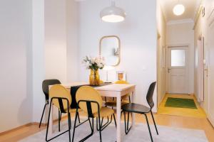 Upscale Apartments w Balcony - Near Istiklal