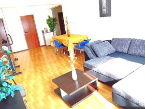 Wood Is Good! Kelkheim Central 24 7 Check In