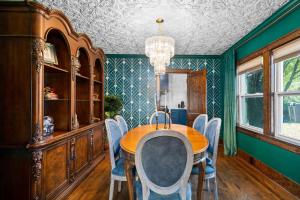 The Pink and Old Clarksville House - Alpha Link Homes