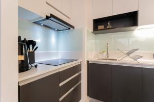 Luminous Apartment for 5 Ricardo Lyon
