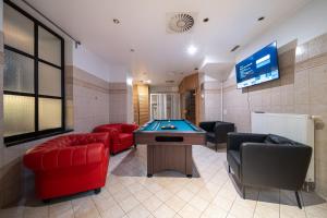 Party ClubHouse with Bar, Panoramic Pool & Sauna