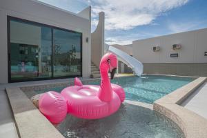 Anivantha Pool Viila