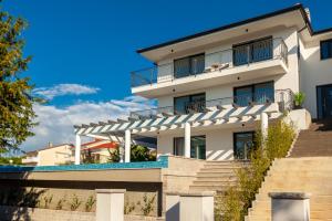 New villa with large pool, sea view, 300 m from the beach - by TRAVELER tourist agency Krk - ID 2191