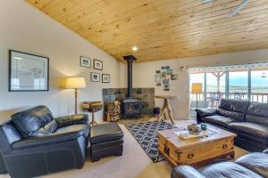 Walk to Lake Scenic Southern Colorado Escape!