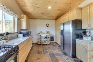 Walk to Lake Scenic Southern Colorado Escape!