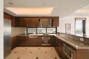 LakeSide Exclusive Serviced Apartment by SSens Homes