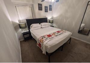 Pet-FrndlyRetreat . 600MbpsWiFi 8mi to IAH Sleeps 14