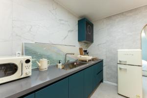 Busan Jeonpo Station 3min Rooftop Stay