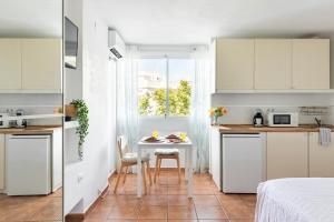 Modern Studio Las Naciones