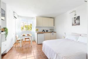 Modern Studio Las Naciones