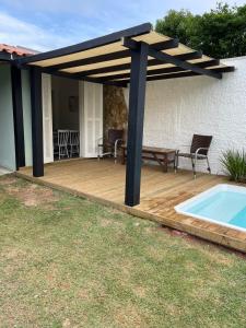 Casa Sol - Com Piscina - Praia de Mariscal - SC