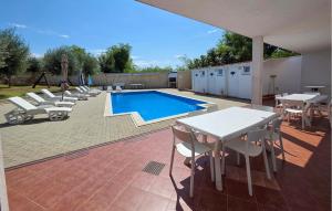 Holiday Home Medulin Mn-1863