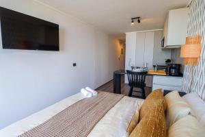 HOM l A 3 Minutos del Metro Nunoa Studio 2PAX