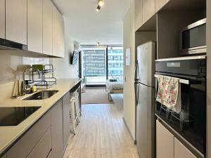 Moderno & Luminoso Departamento en Las Condes