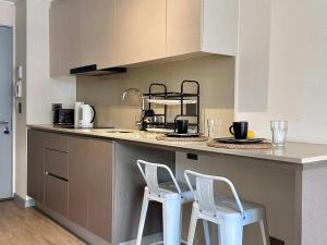 Moderno & Luminoso Departamento en Las Condes