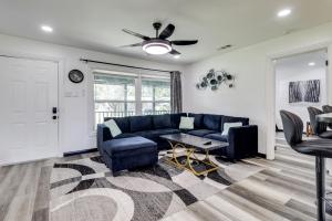 1 Mi to ATandT Stadium Cozy Family Home with Yard!