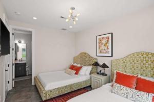 Structure at 8th Argyle Elite Nash Vacation Spot