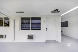 Modern Studio - Gym & Parking Close to Aventura