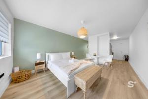 Modern Studio - Gym & Parking Close to Aventura