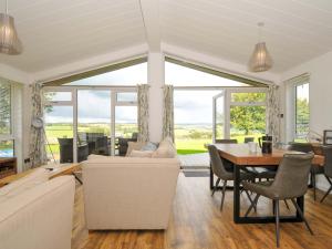 8 Horizon View