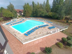 Avec 2 Balcons Vue sur la Piscine et Parking Gratuit privé