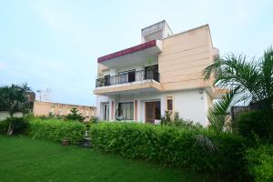 3 BHK Farm w pool & jacuzzi in jaipur