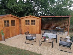 Cabane Taillis - Glamping on a Vineyard - Wooden Cabin