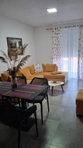 Elin Deluxe Apartment